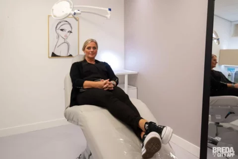 5bbdeb5f2a5ab0a4d3331971 large