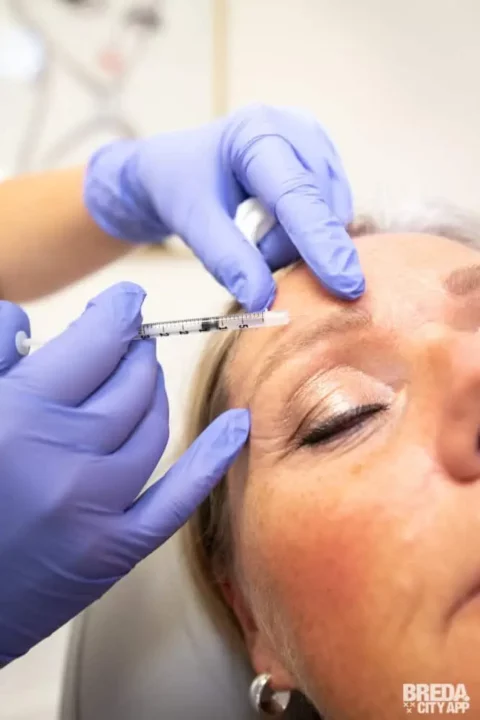 5bbdeb602a5ab0dfd3331969 large